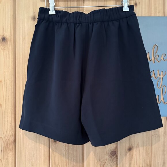 Lululemon Size 8 Noir Tie Waist Short 5.5' with Pockets in Black - Picture 5 of 8